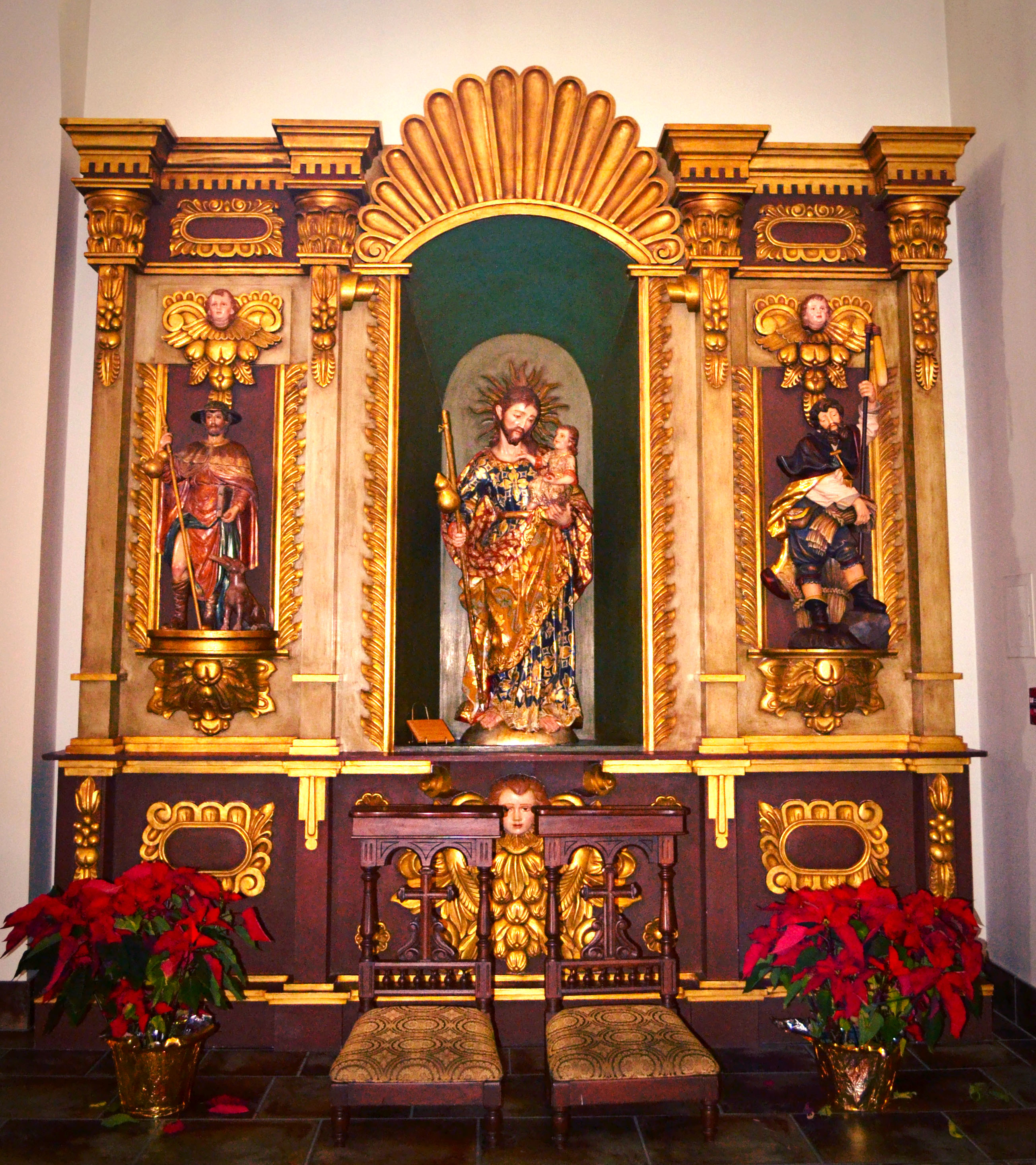 A beautiful side altar.  I'd like to learn more about this piece.