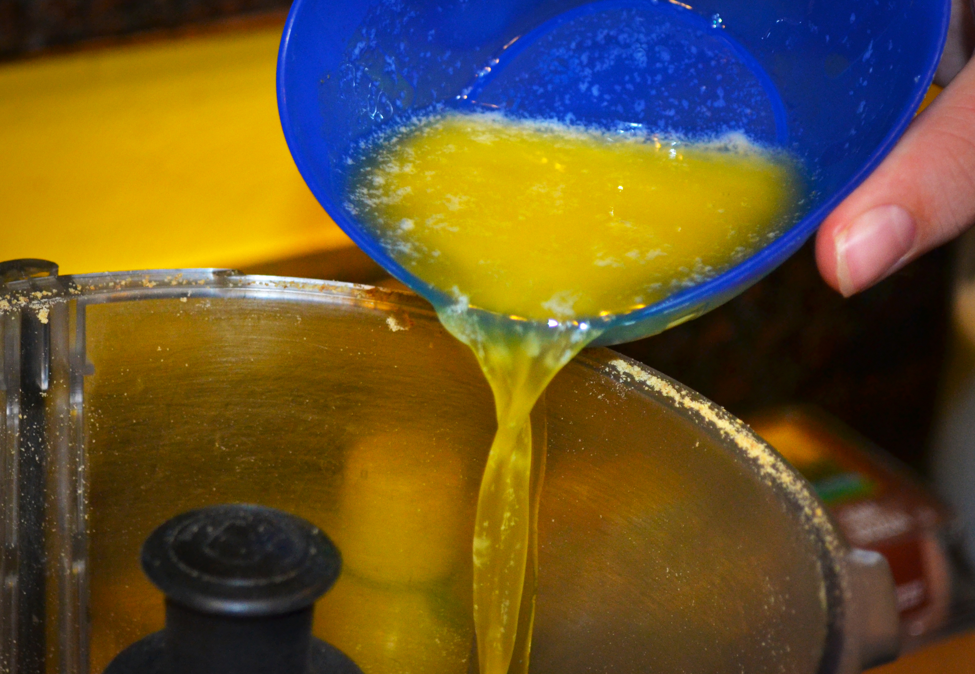 Then pour the butter into the graham crackers.